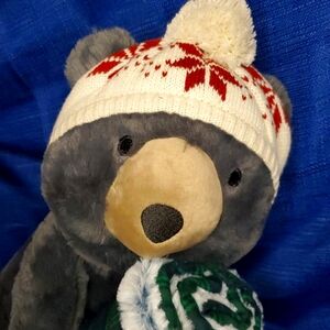 Charming Gray and Red Decor‎ Accents